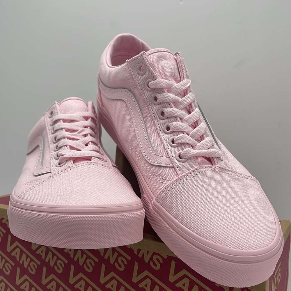 Vans Men's Pink Sneakers Classic Design Old Skool
Pastel Mono Pink
VN000CT8PNK - Picture 5 of 16